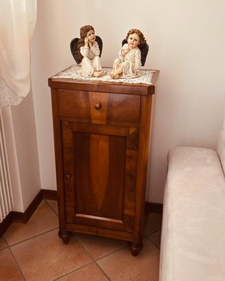 Elegante mobiletto classico in legno di Noce