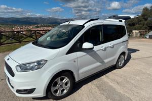 Ford tourneo courier