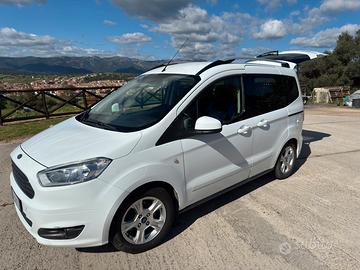 Ford tourneo courier