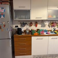 cucina completa di elettrodomestici