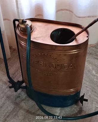 antica pompa irroratrice 