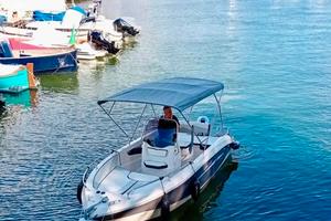 Motoscafo Trimarchi 6 posti