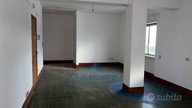 Immobile di 200 m² a Arzano