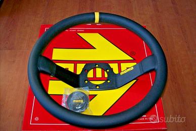 Volante Pelle liscia Momo