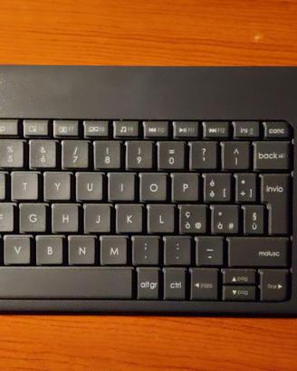 Logitech K400 plus