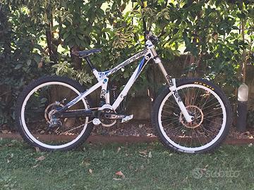mtb DH
