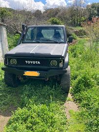 Toyota land cruiser lj70