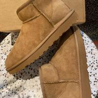 Stivali UGG Mini da donna Castagno EU 37