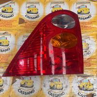 FARO POSTERIORE SINISTRO PEUGEOT 1007 ANNO:2006