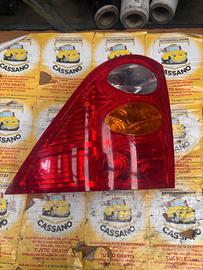 FARO POSTERIORE SINISTRO PEUGEOT 1007 ANNO:2006