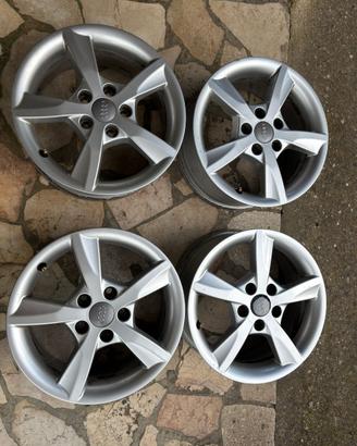 Set 4 cerchi in lega da 16" originali Audi