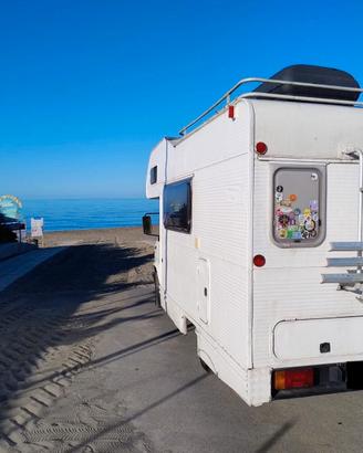 CAMPER CON MOTORE NON FUNZIONANTE ottimi ricambi