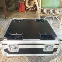 flight case 6 par a batteria