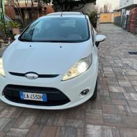 Ford Fiesta 1.4 benzina e GPL