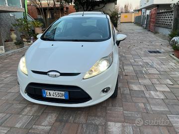 Ford Fiesta 1.4 benzina e GPL