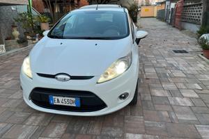 Ford Fiesta 1.4 benzina e GPL