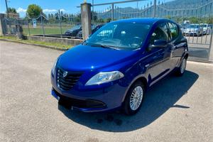 Lancia Ypsilon 1.2 69 CV 5 porte S&S Silver NEOPAT