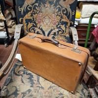 Valigia in cuoio metà XX Sec. SG 30x48x14  ^