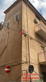 Palazzina a Largo Ascone Partinico (Rif.1094)