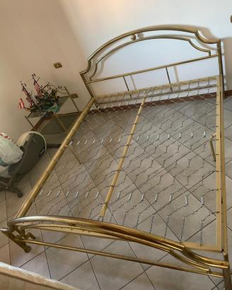 Camera da letto in ottone