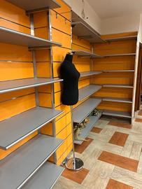 arredamento per negozio 