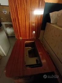 Macchina da cucire vintage anni 50 con mobile 