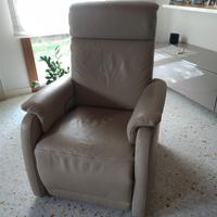 Poltrona in vera pelle reclinabile