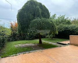 Villa a schiera con giardino di 400mq