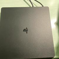 Playstation 4 nera slim