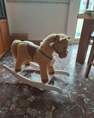 cavallo a dondolo