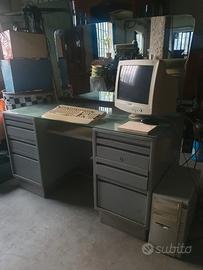 scrivania con specchio 