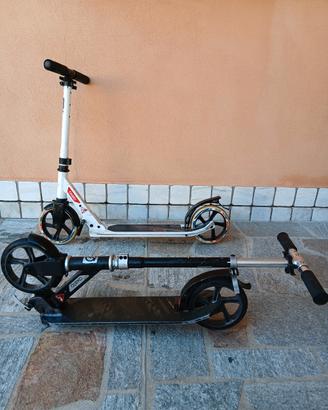 monopattino bianco e nero 