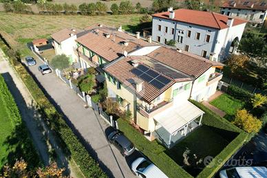 VILLA A SCHIERA D'ANGOLO A ALBIGNASEGO