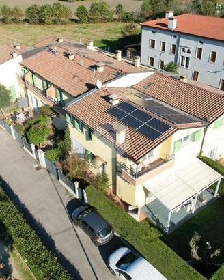 VILLA A SCHIERA D'ANGOLO A ALBIGNASEGO