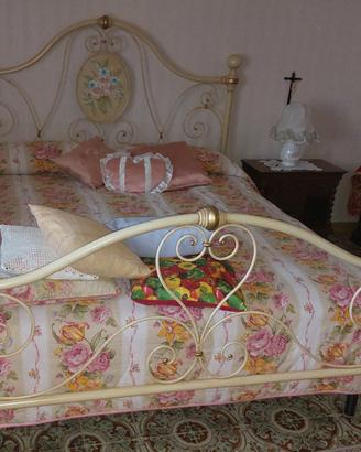 Letto matrimoniale in ferro battuto