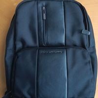 Zaino Piquadro 🔝 in tessuto tecnico nero, con det