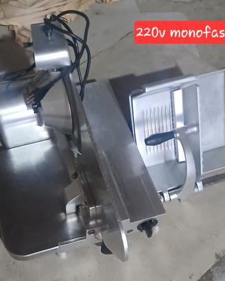 Affettatrice per macelleria