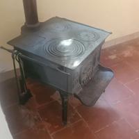 Stufa cucina a legna in ghisa