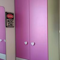 Armadio e comodino per cameretta Colombini