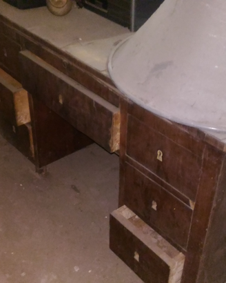 Scrivania tavolo credenza in legno antico