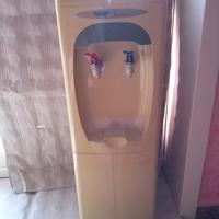 Dispenser acqua fredda-ambiente per boccione