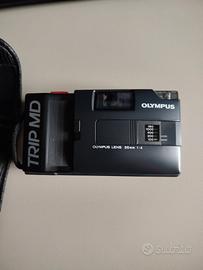 Macchina fotografica Olympus nera 