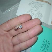 Anello in argento con una moissanite di 1 carato 