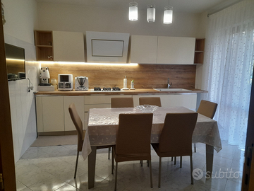 Acireale S. M. Ammalati ampio appartamento/garage