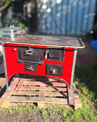 stufa a legna d'epoca 