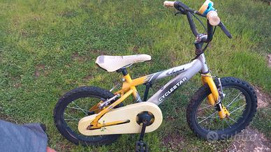 Bicicletta gialla bambino 