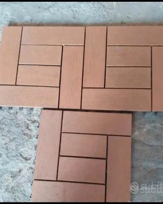 26 piastrelle in WPC per giardino 