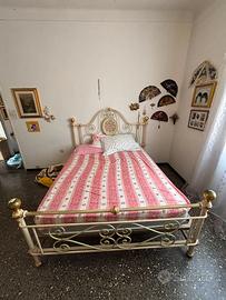 Letto matrimoniale