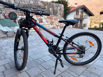 Bicicletta Cube kids 240