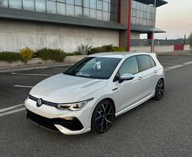 Golf 8 R 4motion
